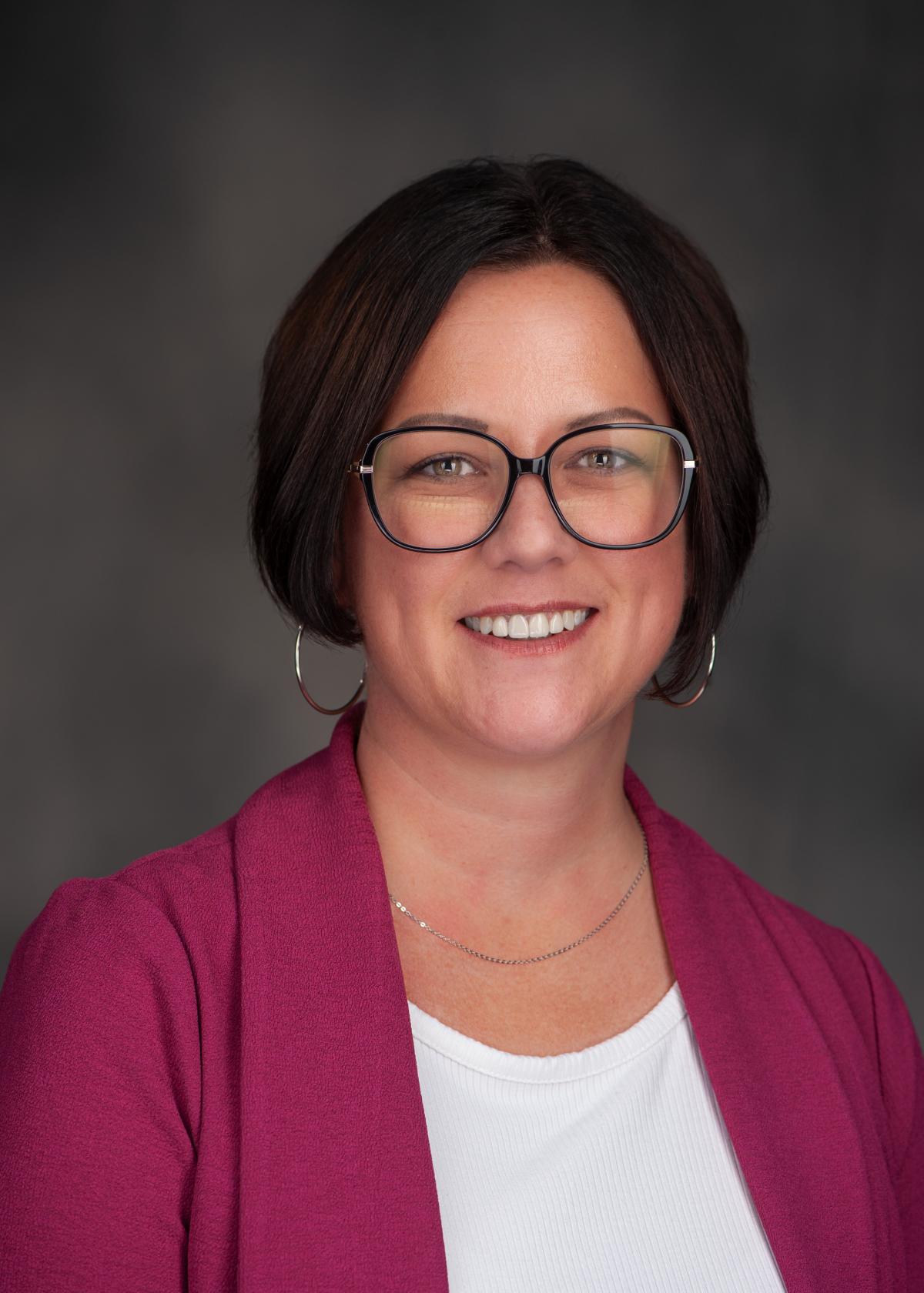 Sarah Helmick Headshot
